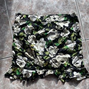 Bebe floral mini satin skirt